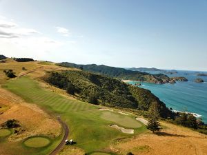 Kauri Cliffs 17th Aerial Side